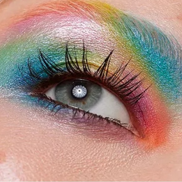 Love child eye shadow pallete - NIB Revolve Pley beauty - Picture 4 of 4